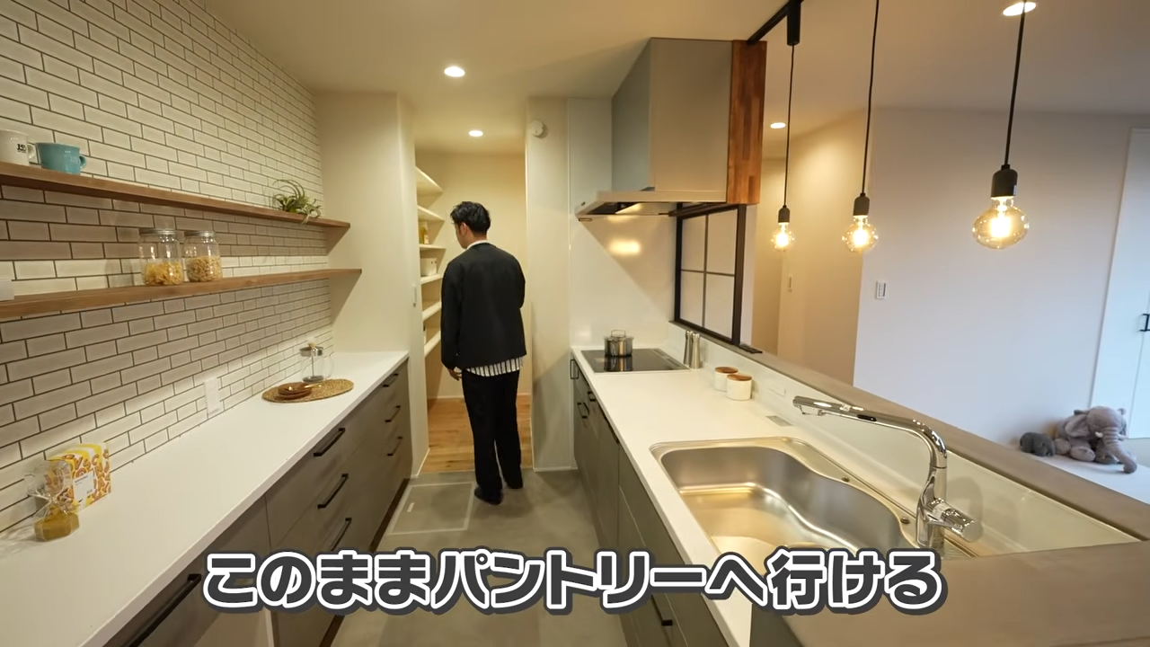 家事ラクを叶える回遊型パントリーと水回り