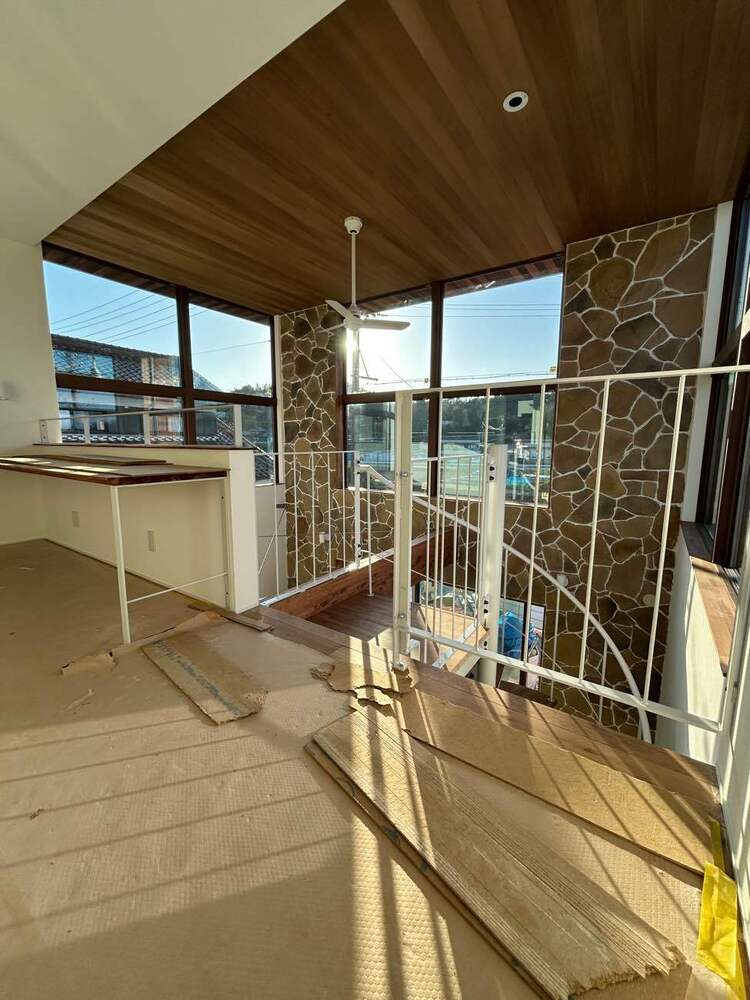 「らせん階段とこだわりキッチンの家」 画像