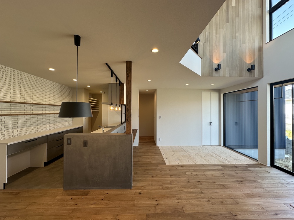 青い箱と大きな窓 ～家事1歩で完結。想像以上の開放感～ 画像