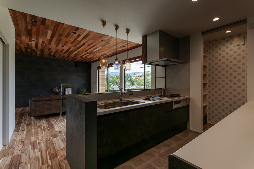 ホール階段やブラックな書斎など「これがやりたかった」がいっぱい 画像