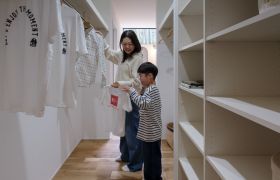 【コラム】季節の変わり目にスッキリ！衣替えをラクにする収納 アイキャッチ画像