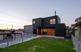 【コラム】庭でアウトドア気分！外とつながる住まいをご紹介！ アイキャッチ画像