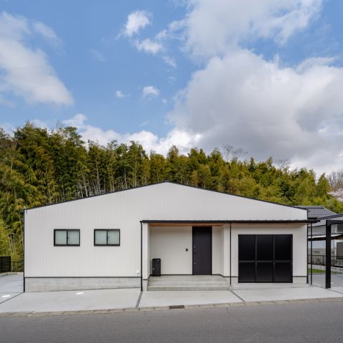 可愛すぎないカワイイ平屋
32坪のウォークスルークローゼットがある海外風ハウス