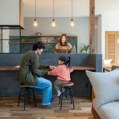 キャンプ好き必見！趣味ガレージのある多素材HOUSE