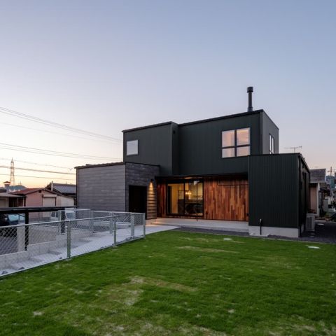 【コラム】庭でアウトドア気分！外とつながる住まいをご紹介！ アイキャッチ画像