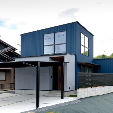 青い箱と大きな窓 ～家事1歩で完結。想像以上の開放感～