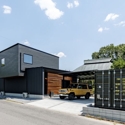 無骨を、本気で。ランクル乗り夫婦のヴィンテージハウス