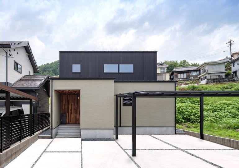 グレージュでまとめたシンプル空間と土間収納 アイキャッチ画像