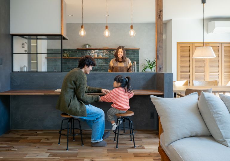 キャンプ好き必見！趣味ガレージのある多素材HOUSE アイキャッチ画像