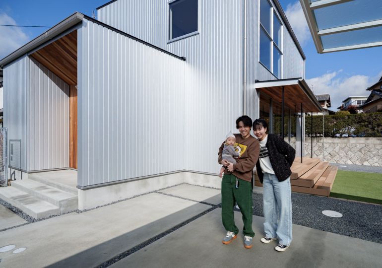 キャンプ好きが本気でつくった！「見せる収納」が主役の家 アイキャッチ画像